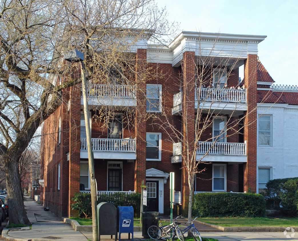 Building Photo - Elmo Apartments