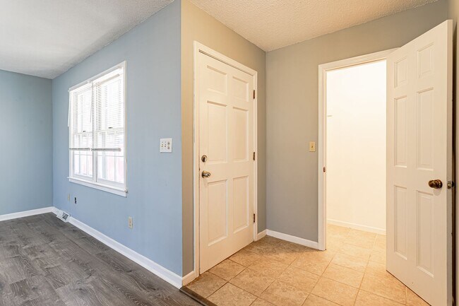 Foto del edificio - Price Improvement! 3 bedroom home in Westw...