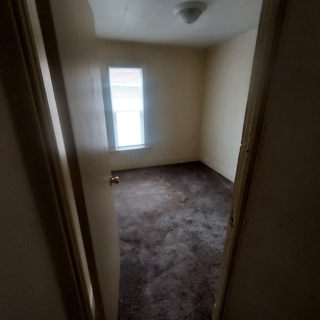 3rd Bedroom - 704 Cedar St