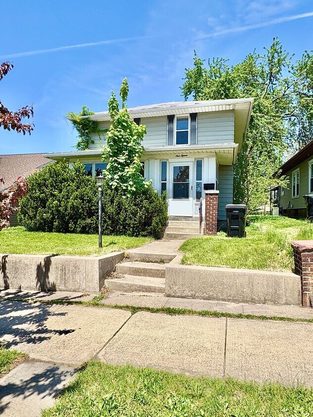 Primary Photo - 915 E Lasalle Ave