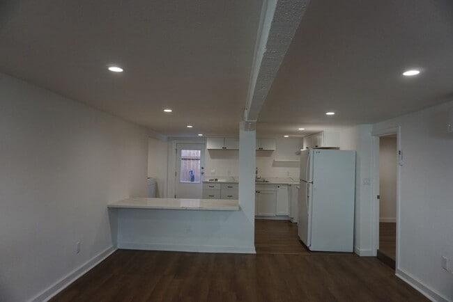 Building Photo - 315 Broadway