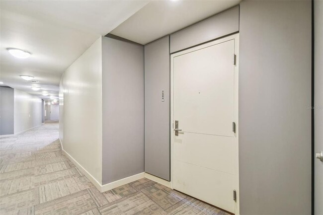 Building Photo - 912 Channelside Dr