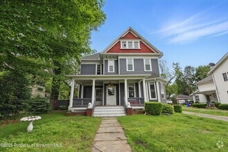 Building Photo - 1638 Sanderson Ave