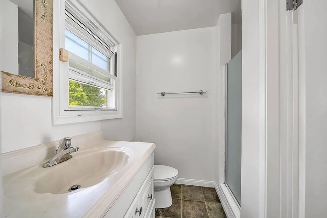 Bedroom #1 on-suite bath - 7412 W 91st St