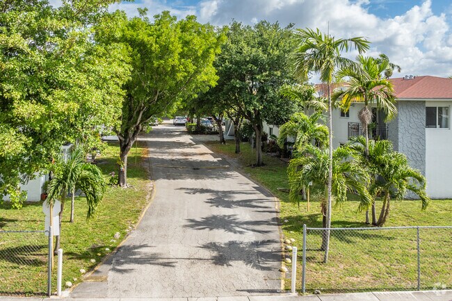 1149-11501 NW 117th St - Entrada - 1149-11501 NW 117th St