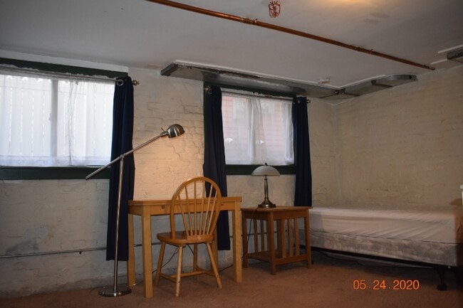 Building Photo - 533 Elizabeth St