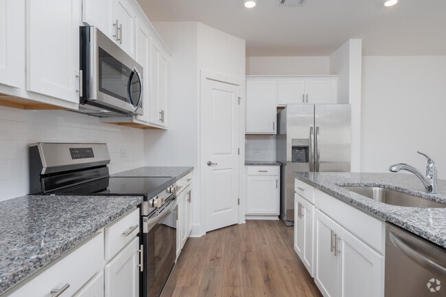 The Anna - Kitchen - The Mabry