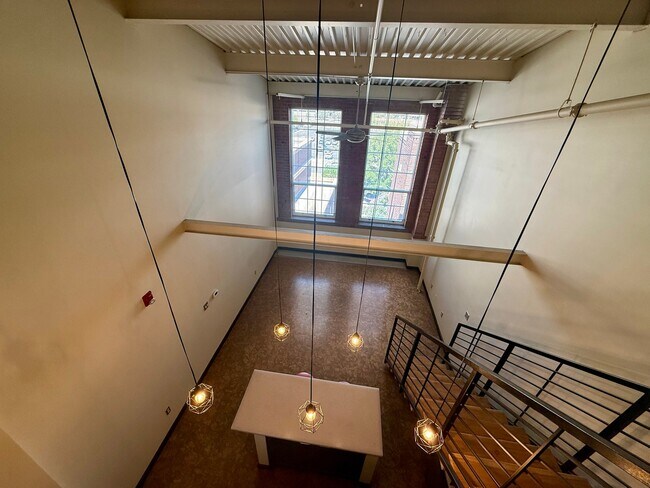 Foto del edificio - 300 Tijeras Ave NE
