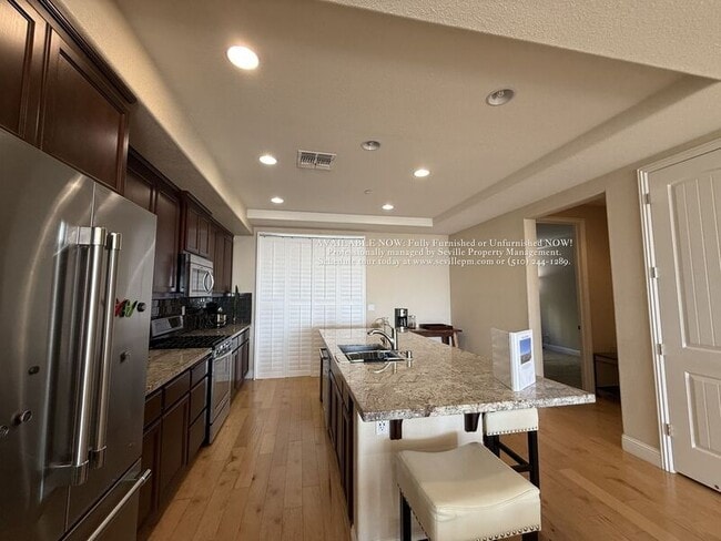 Foto del edificio - 6492 Bayview Dr