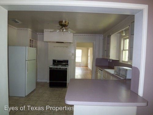Building Photo - 4 br, 2.5 bath House - 500 E. 46th