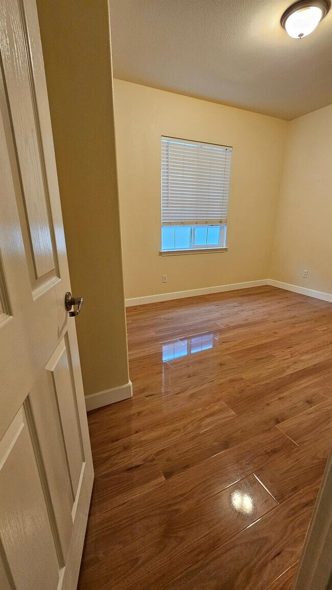 Foto del edificio - 480 N Orinda Ct