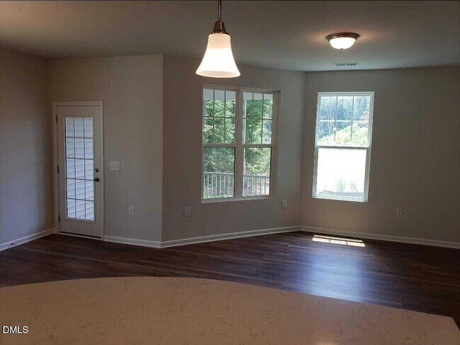 Foto del edificio - 6009 Beale Loop