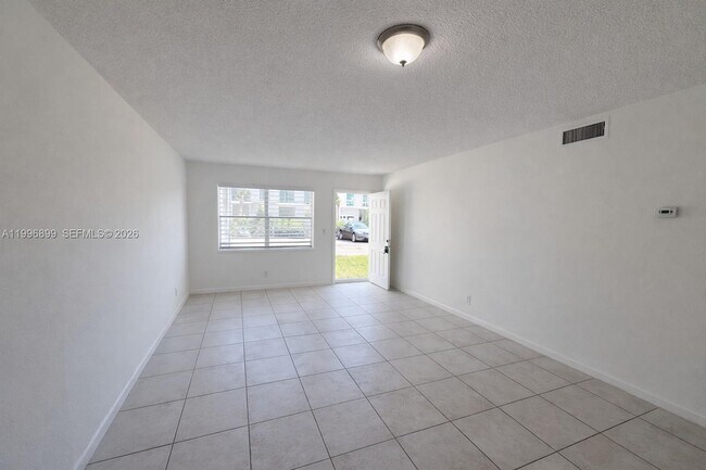 Foto del edificio - 2521 Pierce St