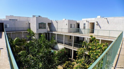 Foto del edificio - 445 W 6th St