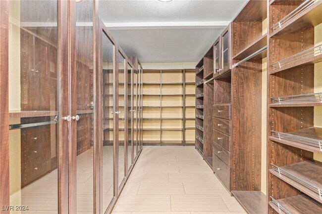 Foto del edificio - 3111 Bel Air Dr