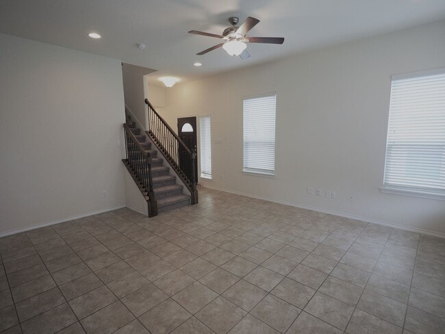 Building Photo - Amazing Round Rock Townhouse!