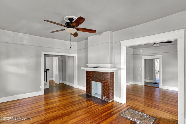Foto del edificio - 424 E 6th St