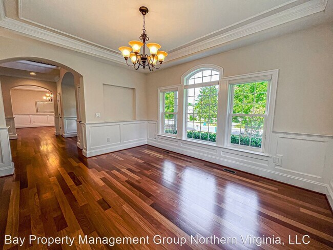 Building Photo - 6 br, 6.5 bath House - 7008 Hamel Hill Ct.