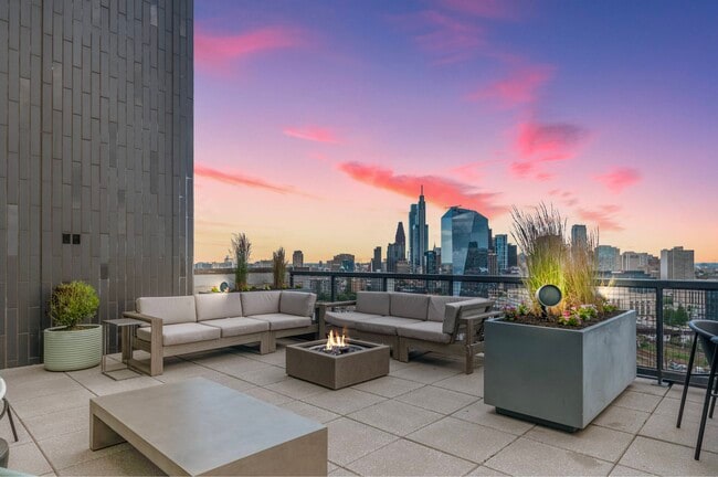 Building Photo - Vue32