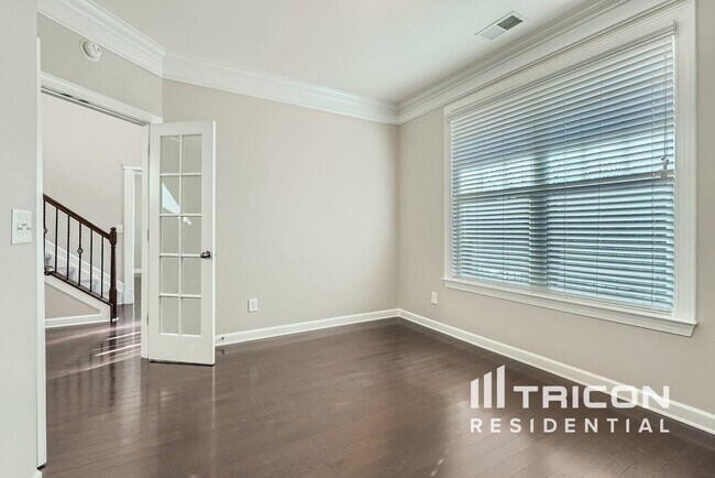 Foto del edificio - 3821 Litchfield Dr