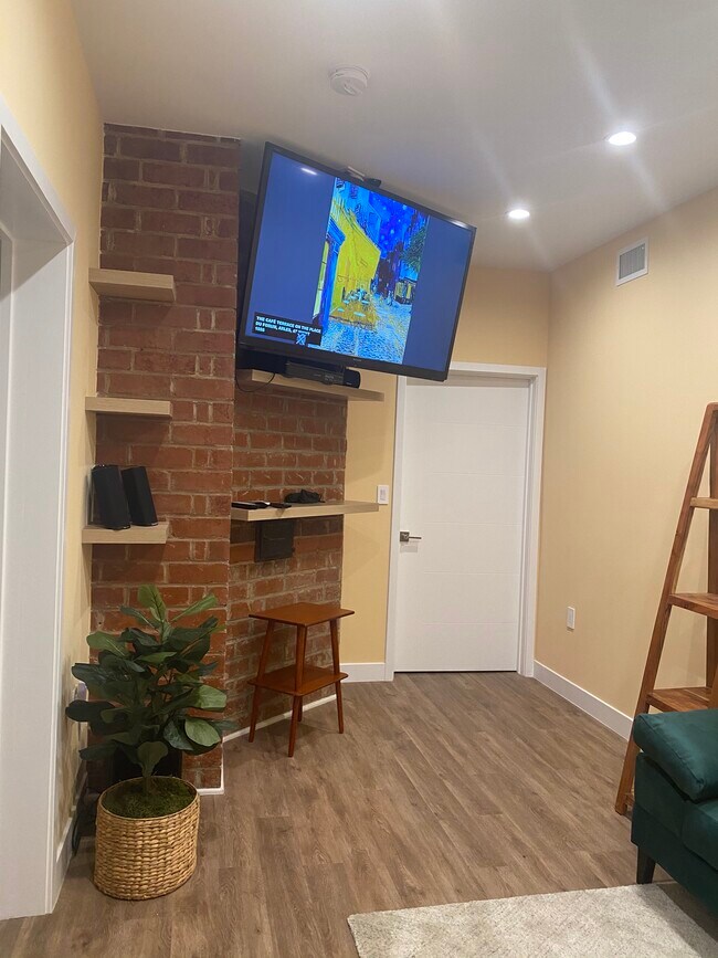 Building Photo - 3439 La Sombra Dr