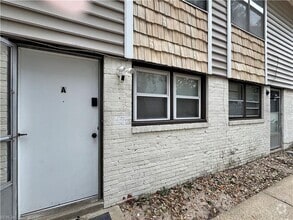 Building Photo - 2304 Wake Forest St