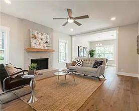 Foto del edificio - 1509 Bay Hill Dr