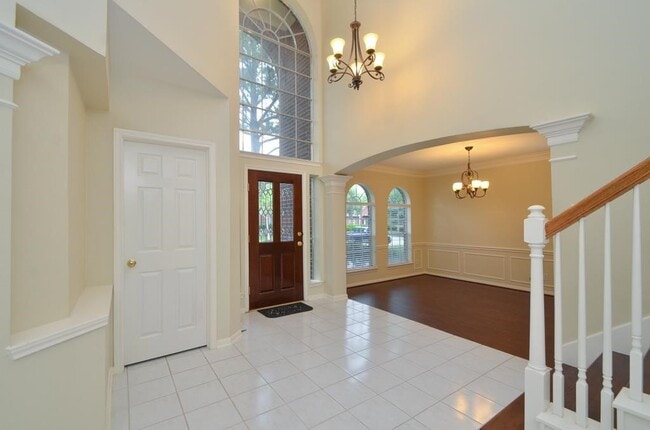 Building Photo - 20735 Fawnbrook Ct