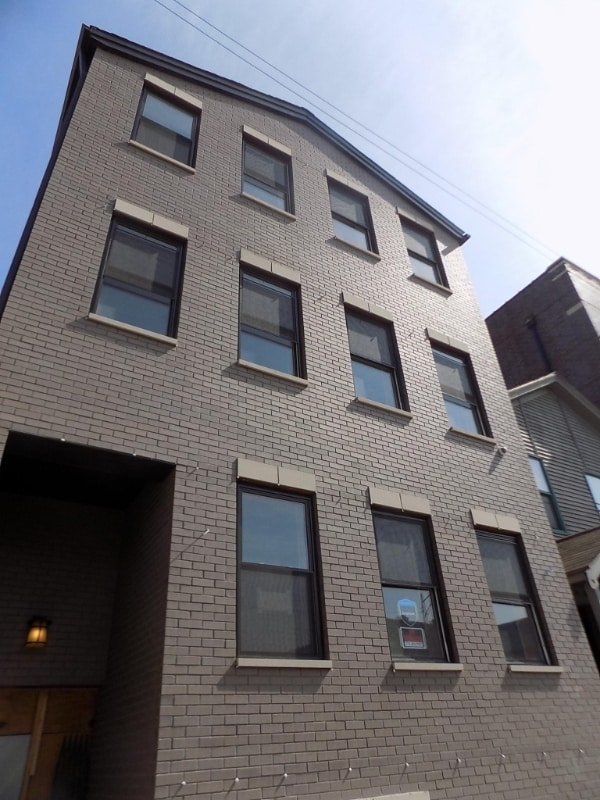Building Photo - 2344 W Grand Ave
