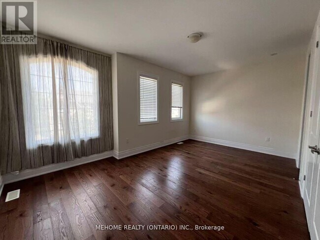 Building Photo - 51 Bridgepointe Ct