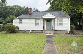 Building Photo - 307 E Blue Ridge Dr