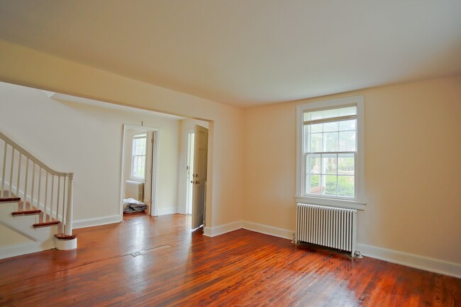 Building Photo - 8br Single Family Home on 14th St NW  (MIN...