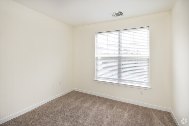 2BR, 2BA - 1,121SF - Bedroom - Diamond North Apartments
