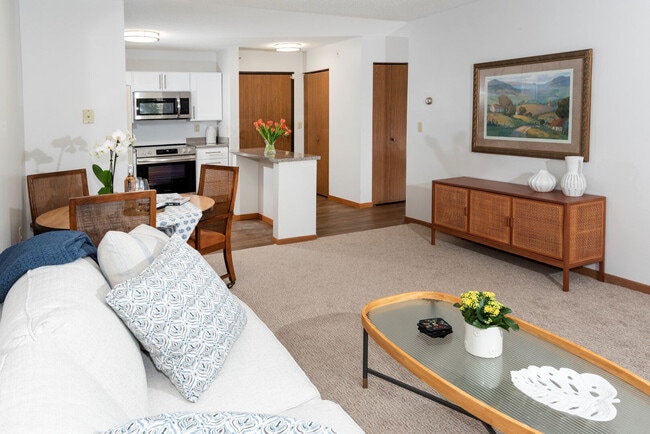 Building Photo - BRIARCLIFF APARTMENTS