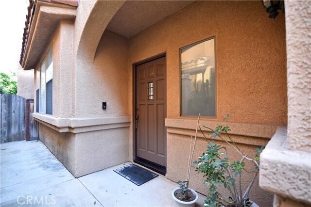 Foto del edificio - 2062 Lakeshore Dr