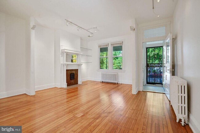 Foto del edificio - 426 Shepherd St NW