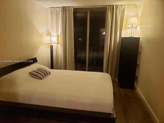 Foto del edificio - 2001 Atlantic Shores Blvd