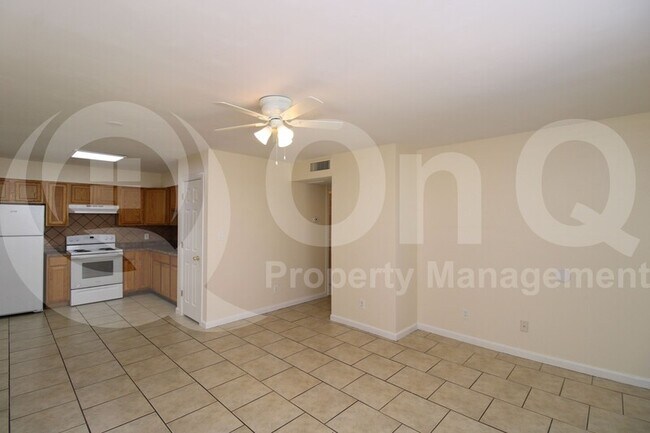 Building Photo - 2744 E Tierra Buena Ln