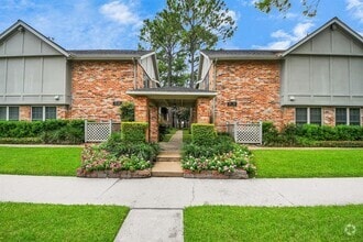 Building Photo - 515 Tallowood Rd