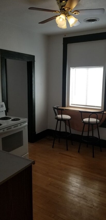 Primary Photo - 2 bed, 1 bath apartment