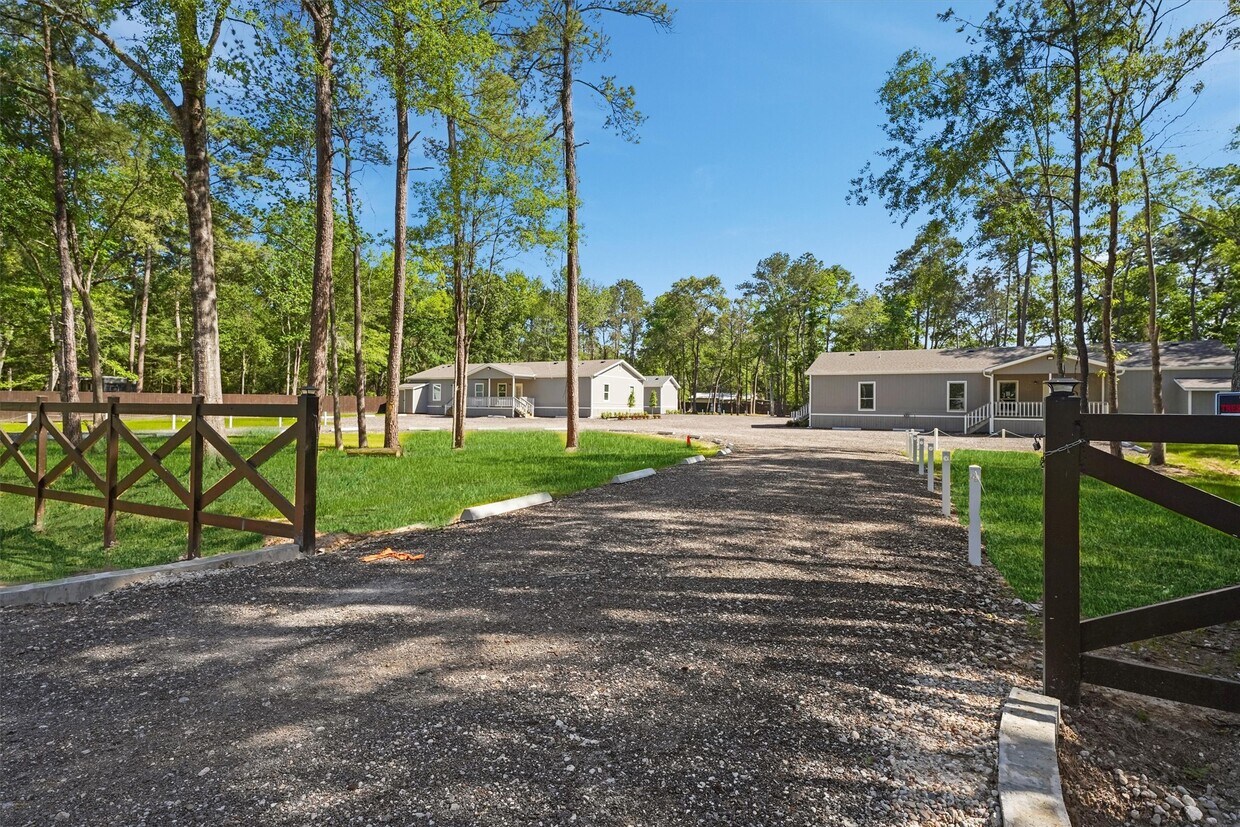 Foto principal - 20778 Stevens St