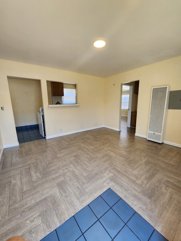 Primary Photo - 1450 W 220th St