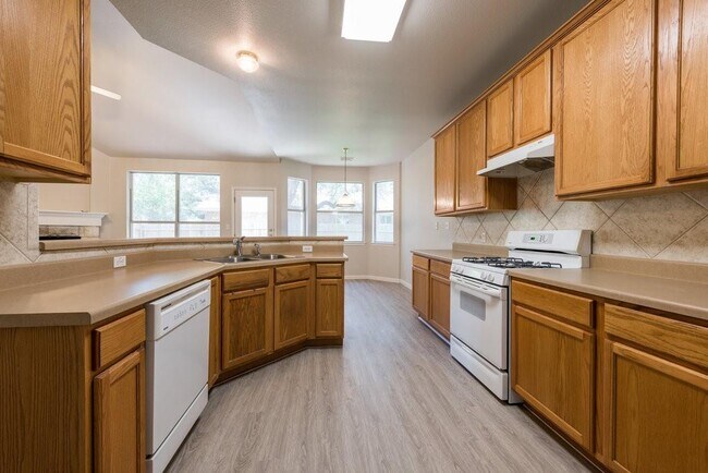 Building Photo - 5304 Bluestar Dr