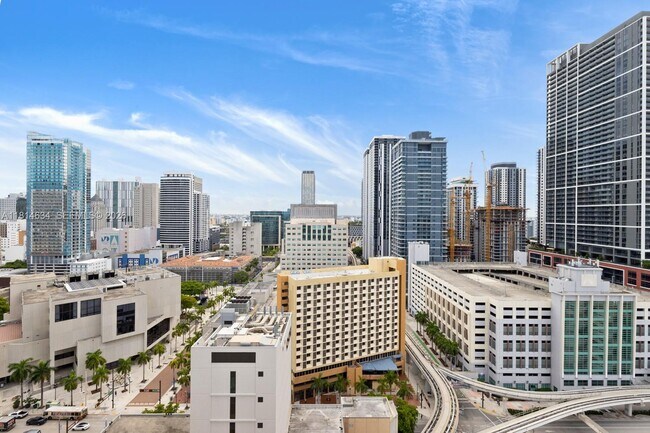 Foto del edificio - 398 NE 5th St