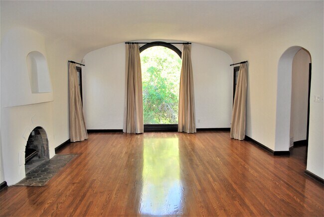 Living Room - 177 S Orange Dr
