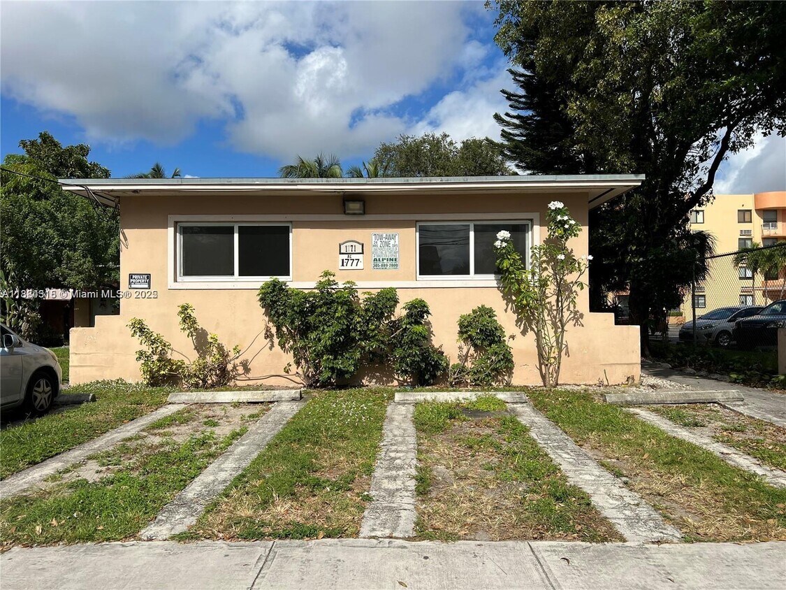 Foto principal - 1771 SW 5th St