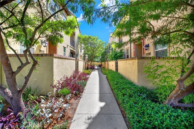 Building Photo - 1103 El Paseo