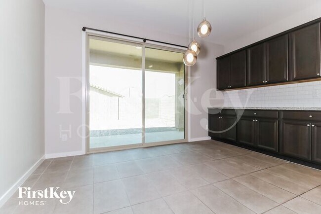 Foto del edificio - 4010 W Coneflower Ln