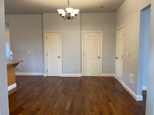 Foto del edificio - 1614 Kauffman Ave