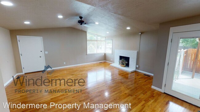 Building Photo - 3 br, 2 bath House - 1240 Whitman Street